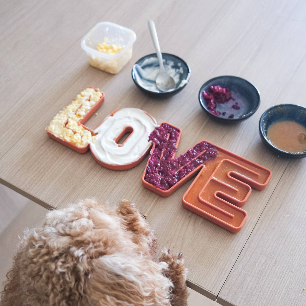 Love lick mat